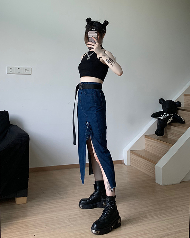 Black Boots With Metal Detail